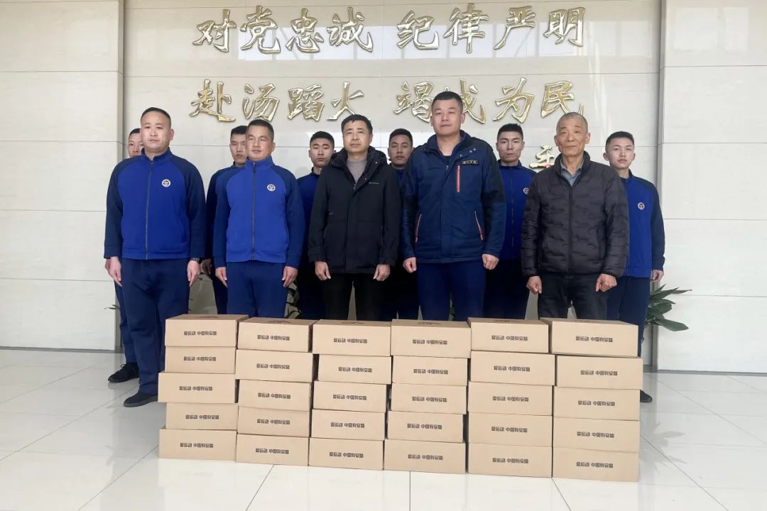 Real Fréijoer a schéckt waarm Changshu Polyester gratuléiert Dongbang Feier Brigade